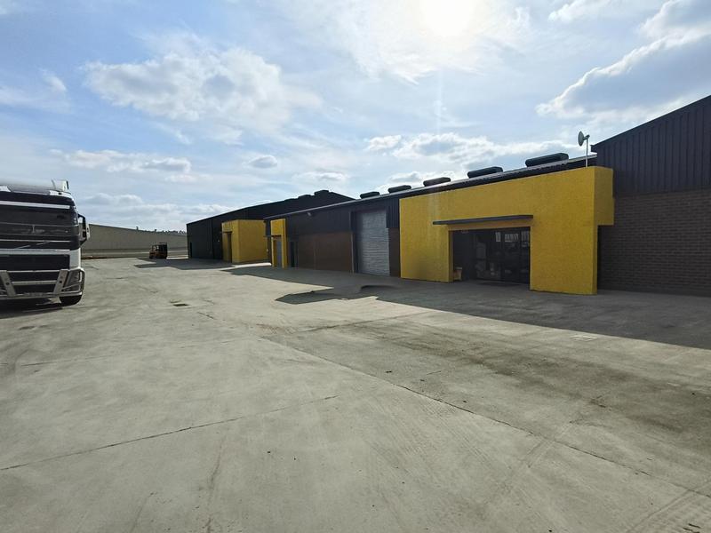 To Let Commercial Property for Rent in Southernwood Eastern Cape